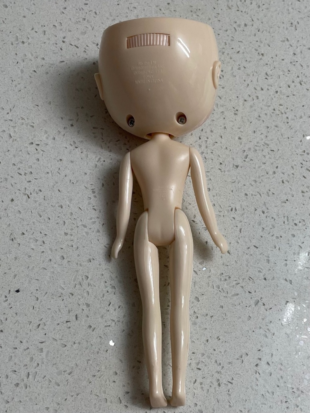 Middle Blythe doll - Picture 8 of 8
